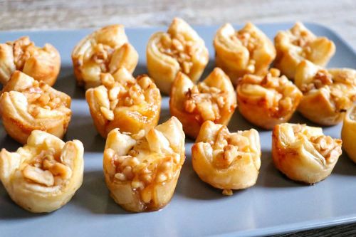 Honey-Walnut Brie Bites