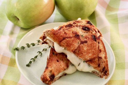 Grilled Cheese, Apple, and Thyme Sandwich