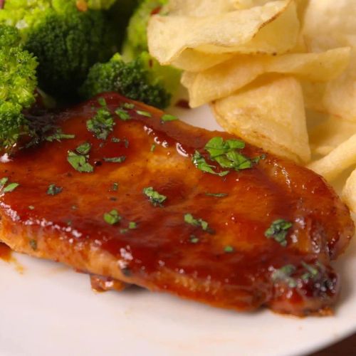 Pan-Fried Pork Chops with Sweet BBQ Sauce