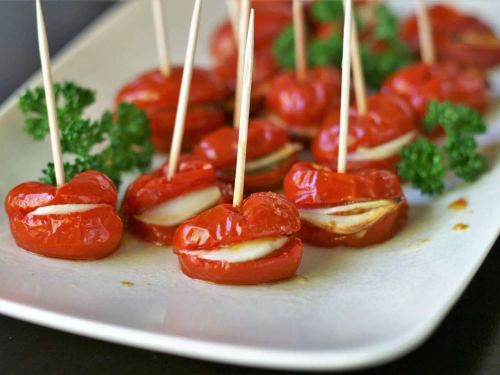 Baked Cherry Tomatoes with Garlic