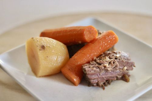 Slow Cooker Beef and Veggies