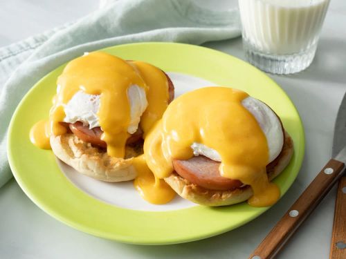 Quick and Easy Hollandaise Sauce in the Microwave