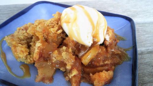 Slow Cooker Caramel-Apple Crisp