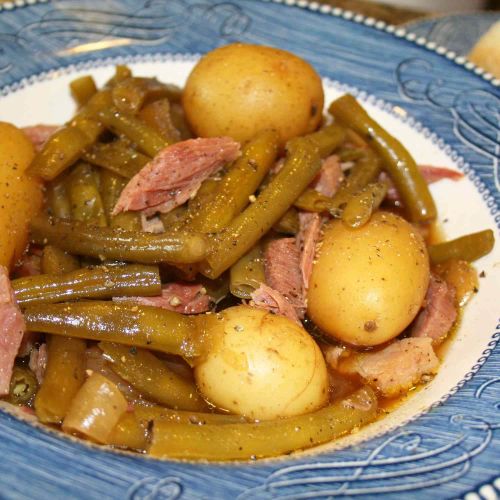 Slow Cooker Green Beans, Ham and Potatoes