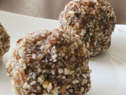 Walnut Date Balls