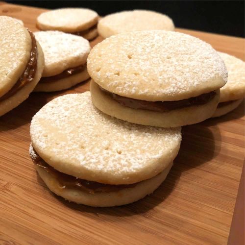 Alfajores (Dulce de Leche Sandwich Cookies)