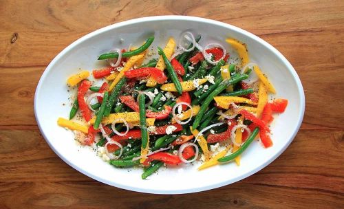 Cold Green Bean Salad with Mango and Red Peppers