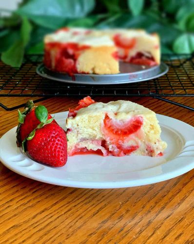 French Strawberry Cake