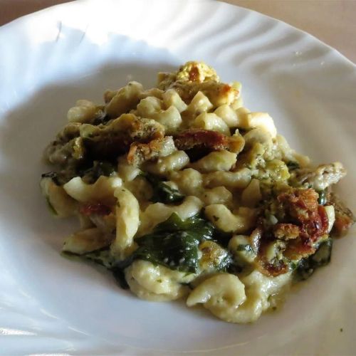 Spinach Power Pesto Macaroni and Cheese