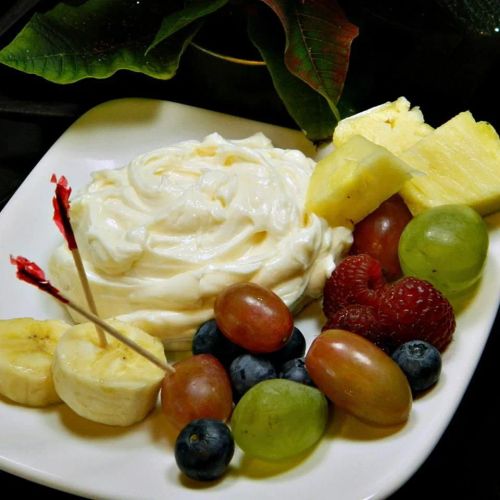 Lemony Cream Cheese Fruit Dip