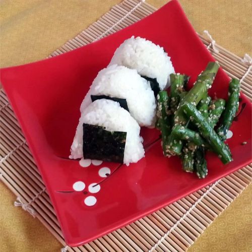 How to Make Japanese Rice Balls (Onigiri)