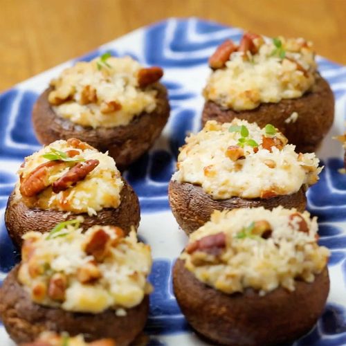 Creamy Pecan-Stuffed Mushrooms