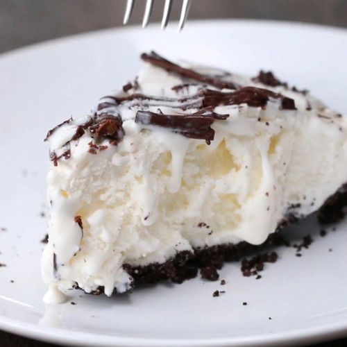 3-ingredient Cookies & Ice Cream Pie