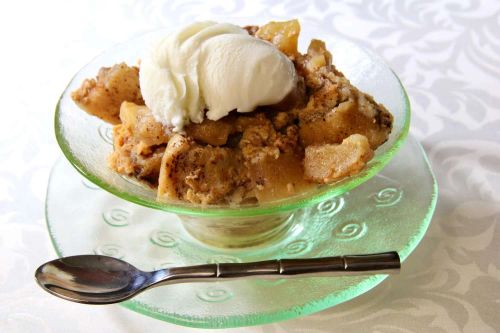 Slow Cooker Apple Cinnamon Bread Pudding