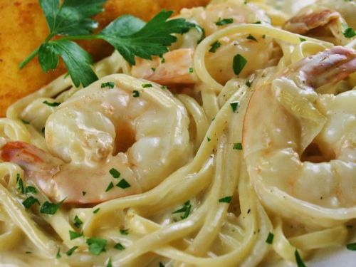 Creamy Garlic and Onion Spaghetti