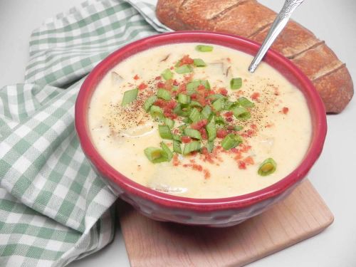 Slow Cooker Loaded Baked Potato Soup