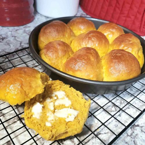 Pumpkin Dinner Rolls in the Bread Machine