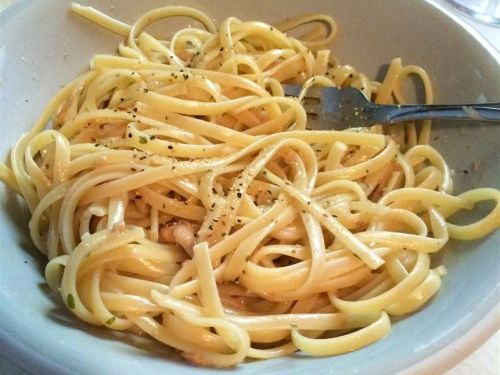 Easy Linguine with White Clam Sauce