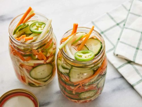 Spicy Vietnamese Quick-Pickled Vegetables