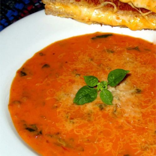 Tomato Spinach and Basil Soup