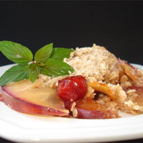 Hawaiian Apple-Pineapple Crumble