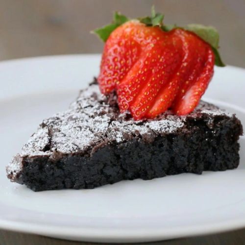 Swedish Sticky Chocolate Cake (Kladdkaka)