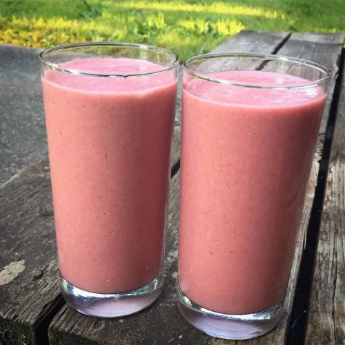 Coconut Raspberry Smoothie