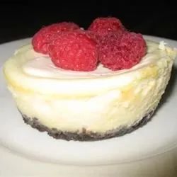 Mini Cheesecake Cups with Sour Cream Topping