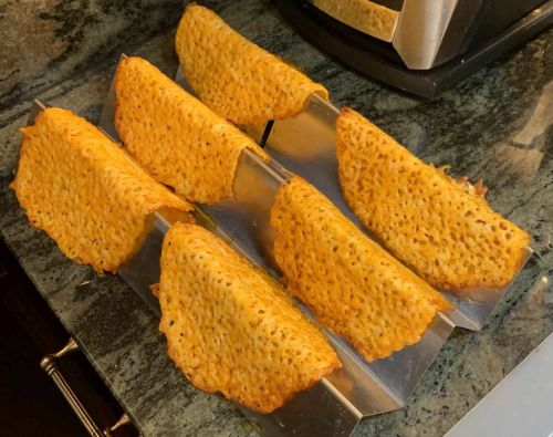 Low-Carb Keto Cheese Taco Shells