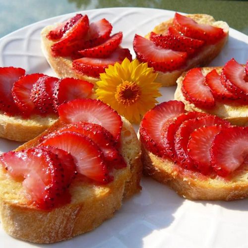 Strawberry Bruschetta