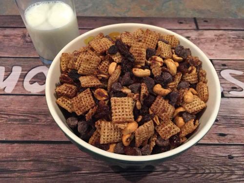 Gluten-Free Chex Mix with Cinnamon and Pumpkin Spice