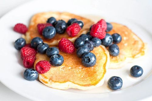 Whole Wheat Pancakes with Fresh Strawberries