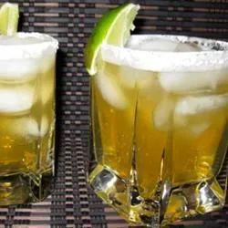 Italian Amaretto Margaritas On the Rocks