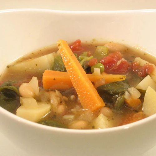 Italian Vegetable Soup with Beans, Spinach & Pesto