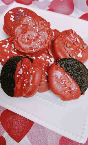 Chocolate-Covered Oreos® for Valentine's Day