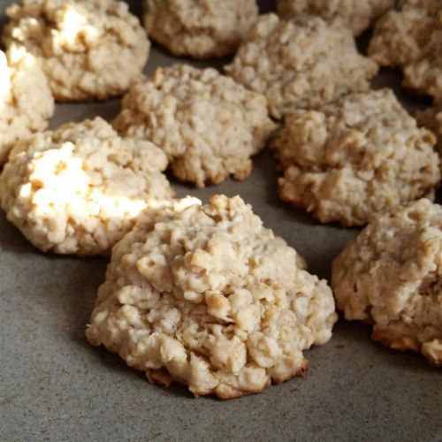 Mama's Chewy Oatmeal Cookies