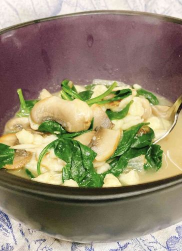 Spinach and Mushroom Soup with Spaetzle