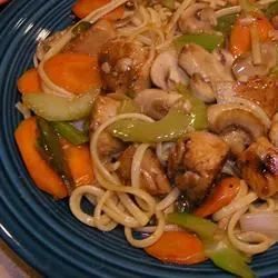 Family Favorite Chicken Lo Mein