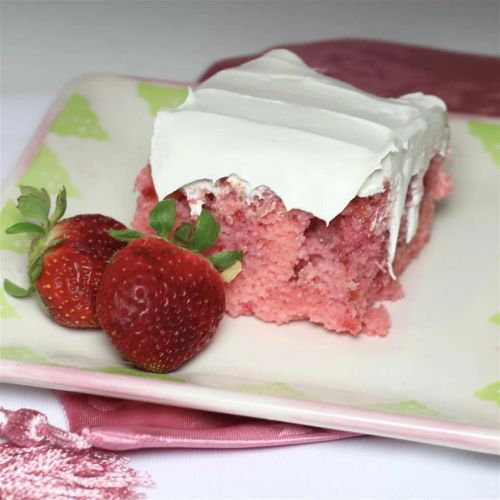 Strawberry Delight Cake