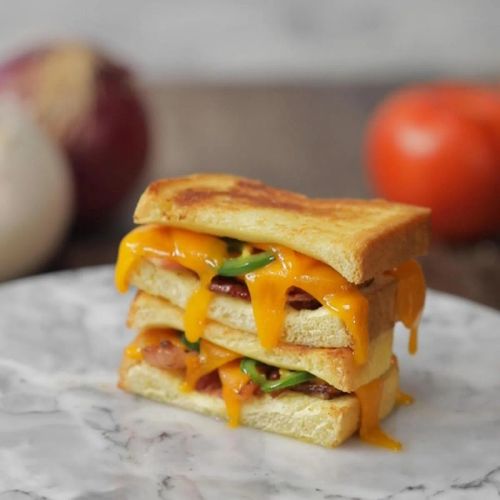 Loaded Grill Cheese: Mo’ Chedda