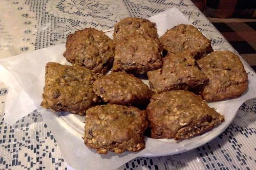 Soft Oatmeal Raisin Cookies