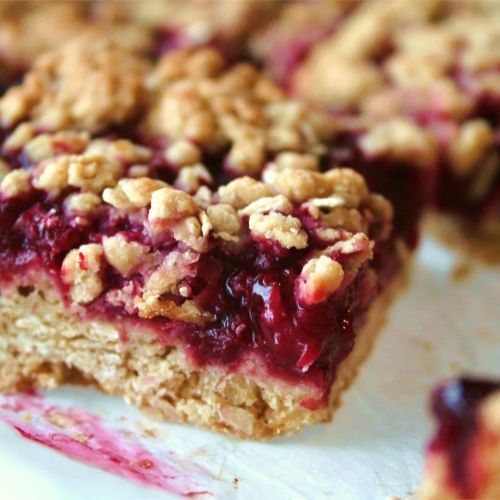 Delicious Raspberry Oatmeal Cookie Bars