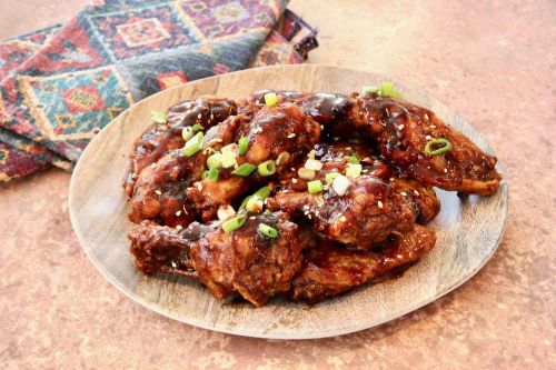 Air Fryer Balsamic-Glazed Chicken Wings