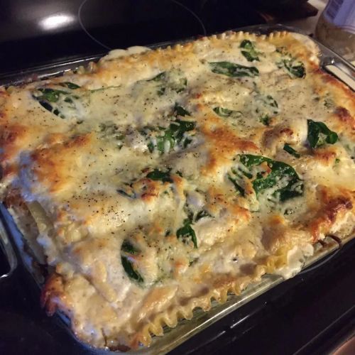 Chicken and Spinach Alfredo Lasagna