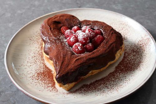 Heart-Shaped Chocolate Éclairs