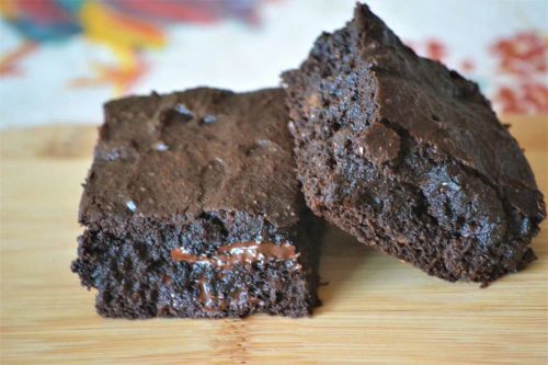 Low-Sugar Date Brownies