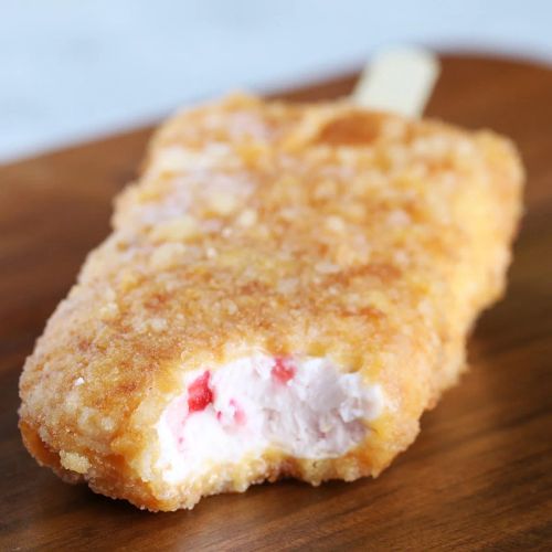 Fried Strawberry Shortcake Pops