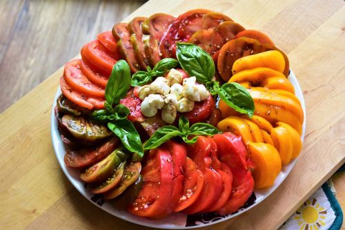 Heirloom Tomato Salad with Mozzarella and Basil