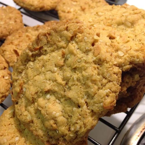 Anzac Biscuits (Australian Coconut-Oat Cookies)