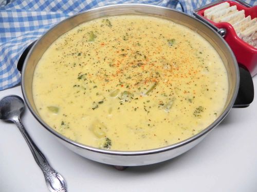 Slow Cooker Cheesy Broccoli Soup